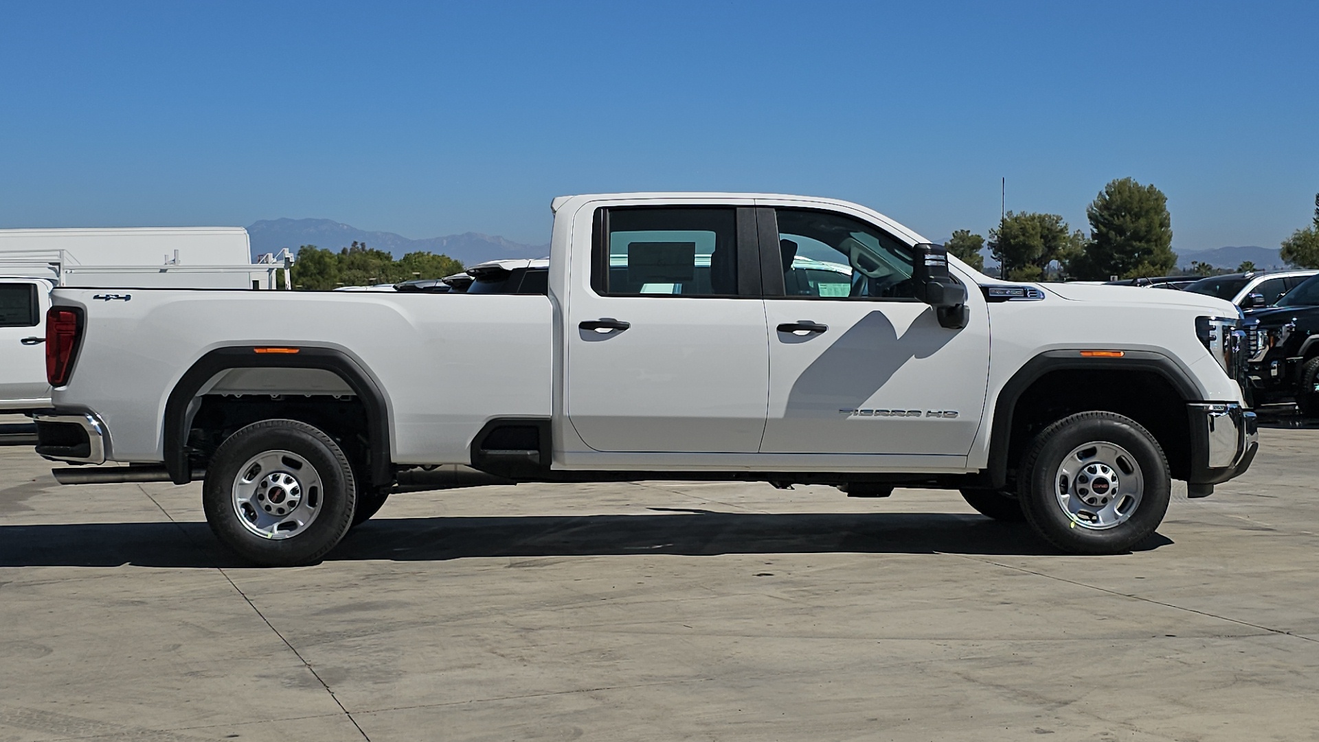 2025 GMC Sierra 2500HD 4WD Crew Cab Long Bed Pro 7