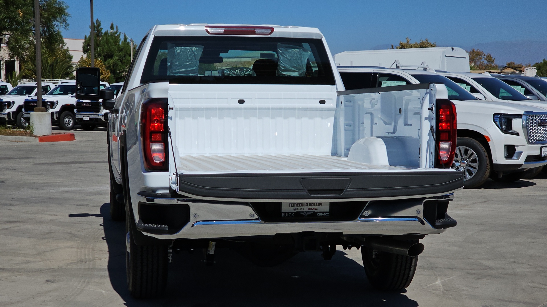 2025 GMC Sierra 2500HD 4WD Crew Cab Long Bed Pro 9