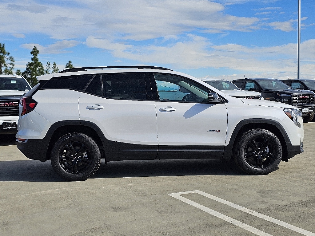 2024 GMC Terrain AWD AT4 19