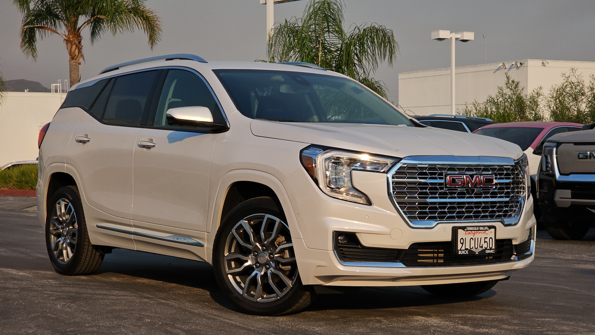 2024 GMC Terrain AWD Denali 2