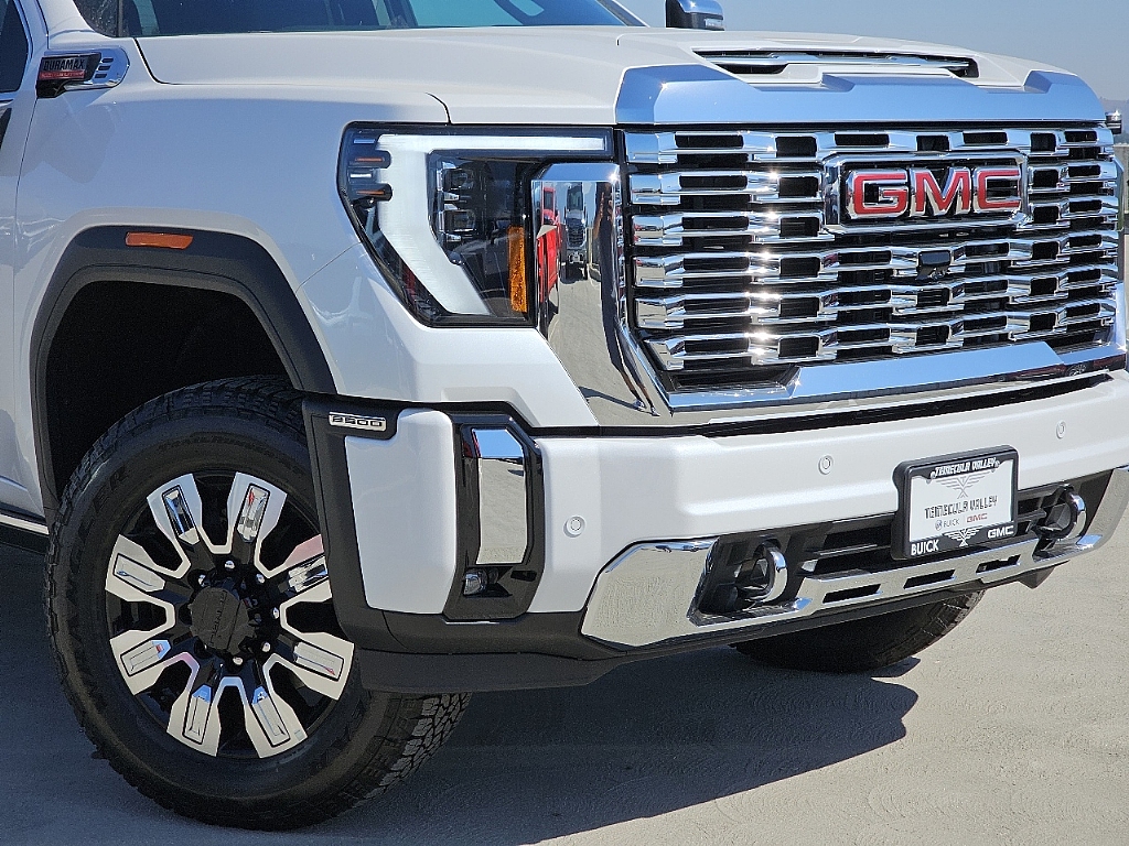 2024 GMC Sierra 2500HD 4WD Crew Cab Standard Bed Denali 16