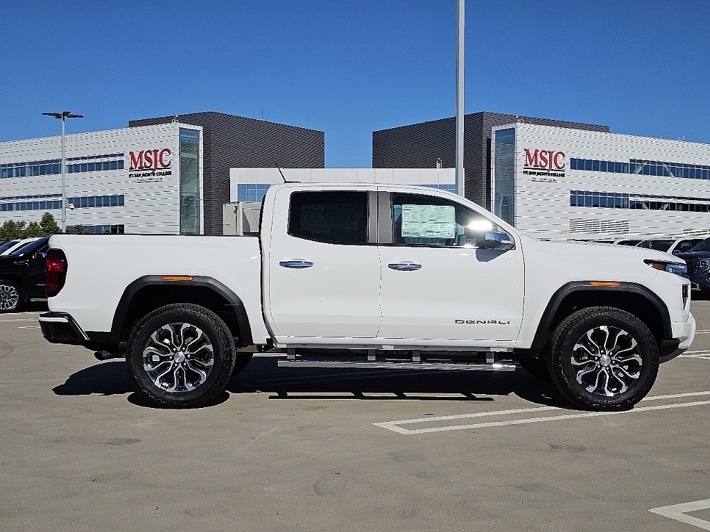 2024 GMC Canyon 4WD Denali 20