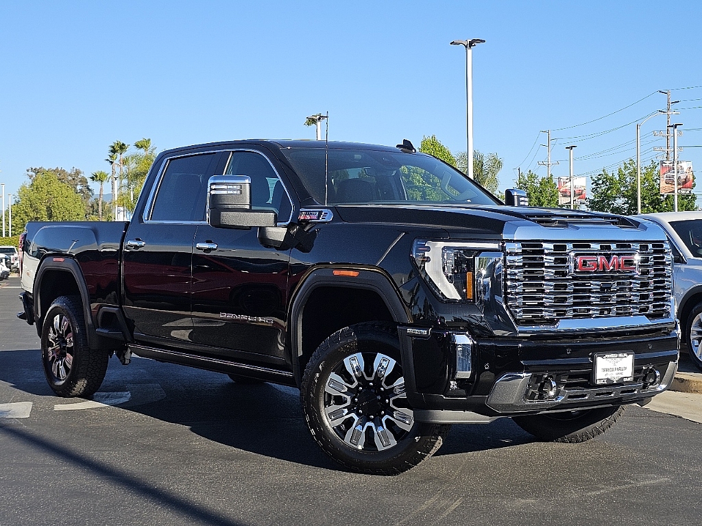 2024 GMC Sierra 2500HD 4WD Crew Cab Standard Bed Denali 2