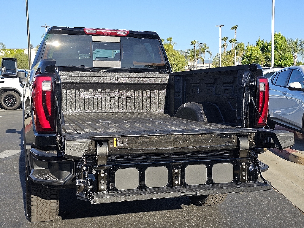 2024 GMC Sierra 2500HD 4WD Crew Cab Standard Bed Denali 14