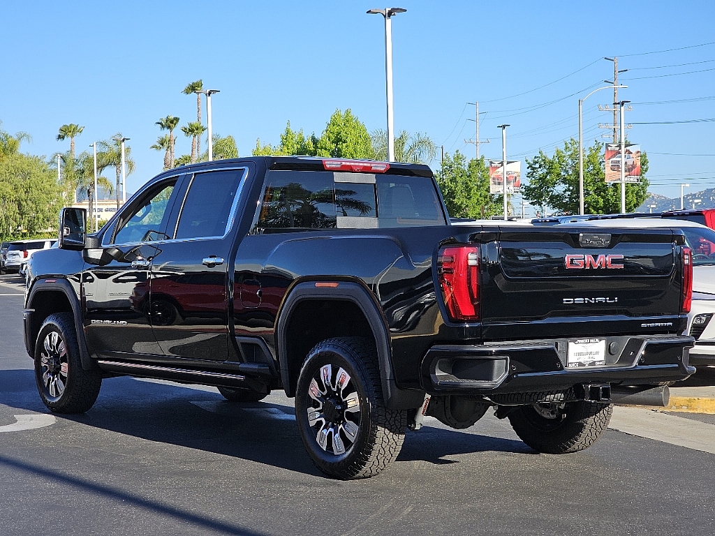 2024 GMC Sierra 2500HD 4WD Crew Cab Standard Bed Denali 21