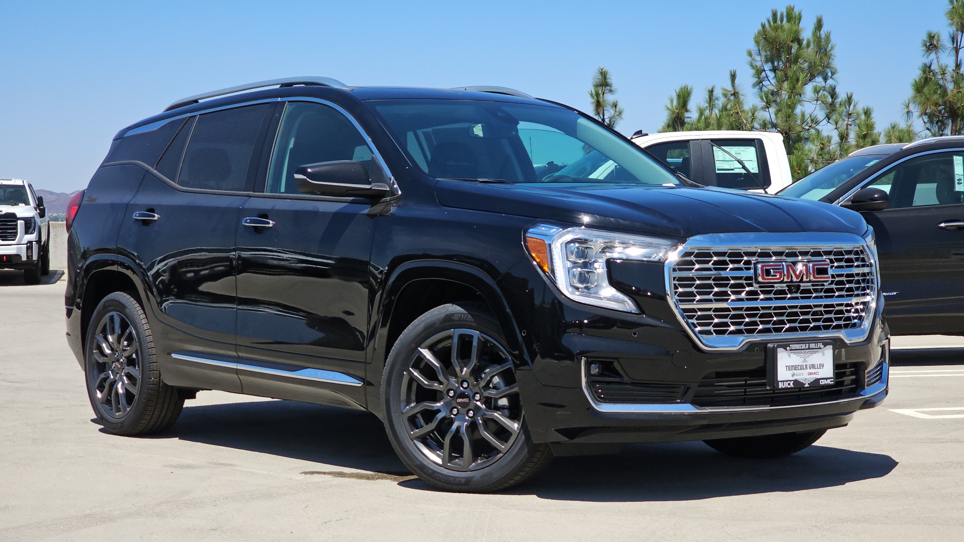 2024 GMC Terrain AWD Denali 2