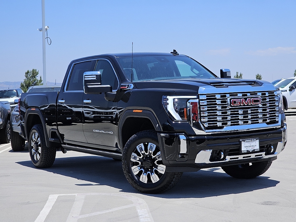 2024 GMC Sierra 2500HD 4WD Crew Cab Standard Bed Denali 2