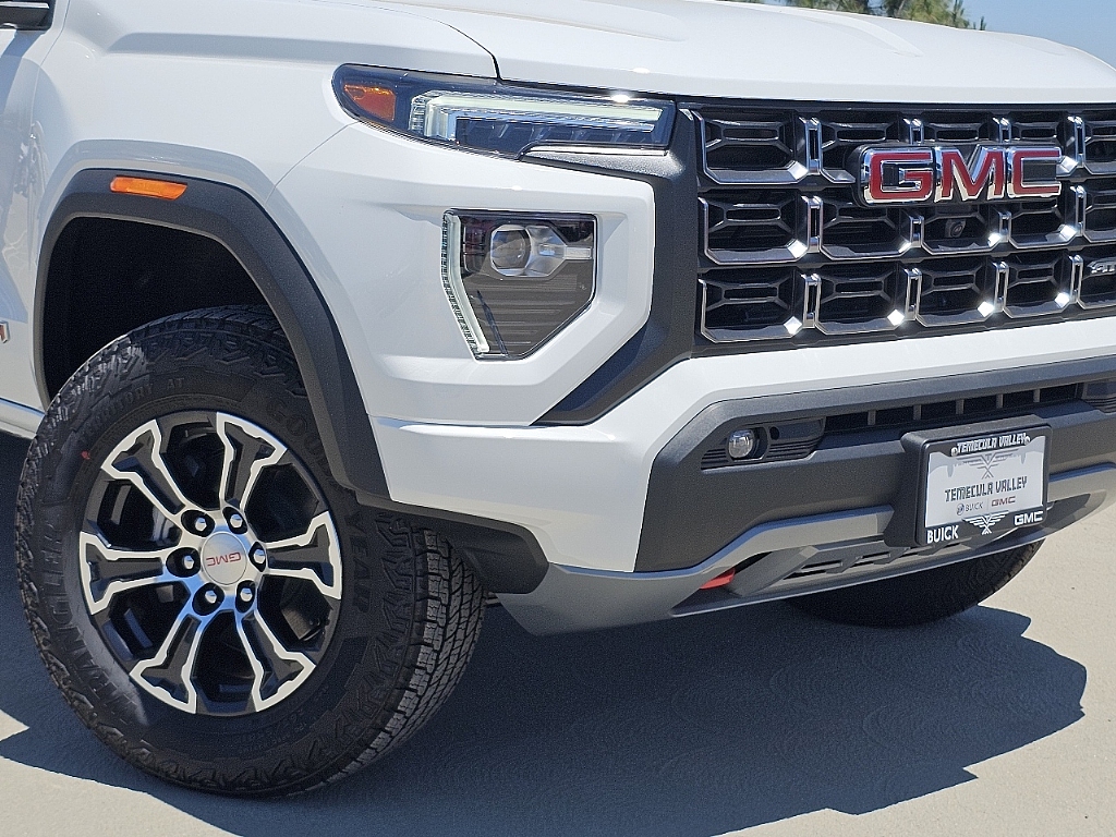 2024 GMC Canyon 4WD AT4 14