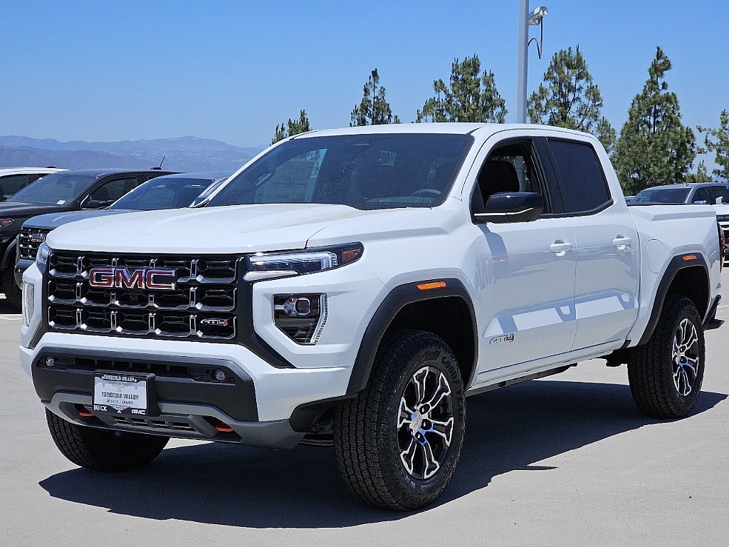 2024 GMC Canyon 4WD AT4 15