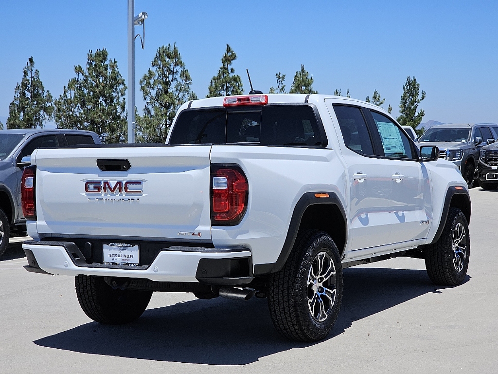 2024 GMC Canyon 4WD AT4 21