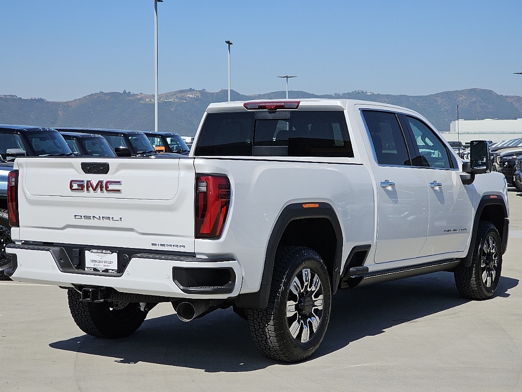 2024 GMC Sierra 2500HD 4WD Crew Cab Standard Bed Denali 23