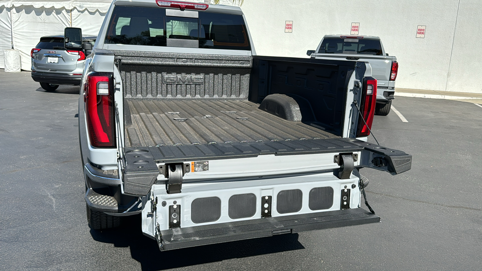 2024 GMC Sierra 2500HD 4WD Crew Cab Standard Bed SLT 15