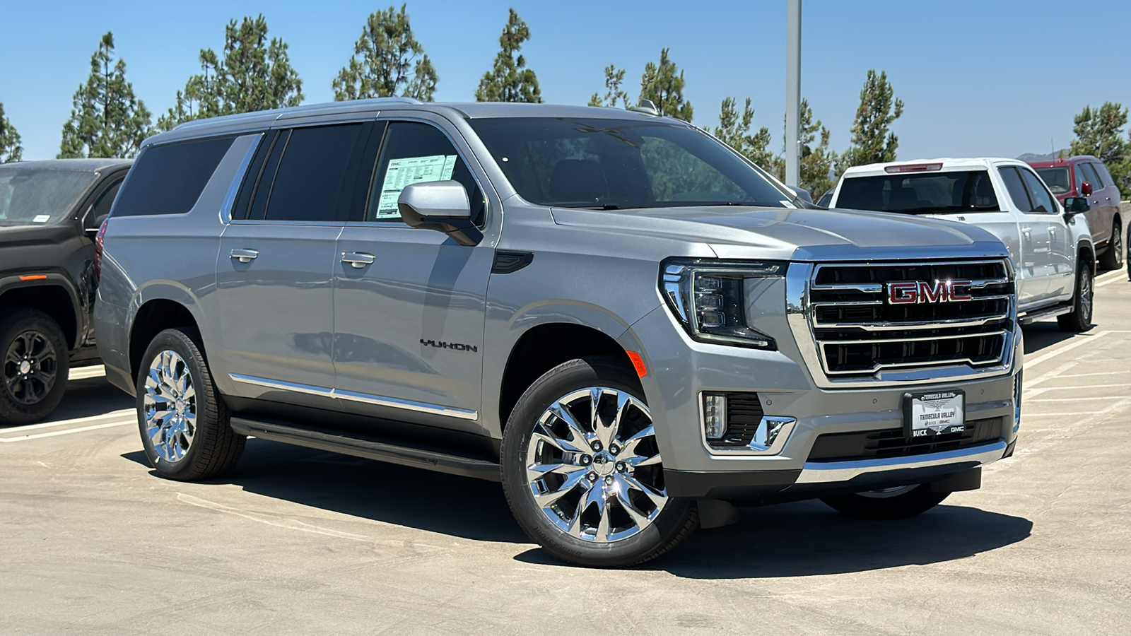 2024 GMC Yukon XL 2WD SLT 2