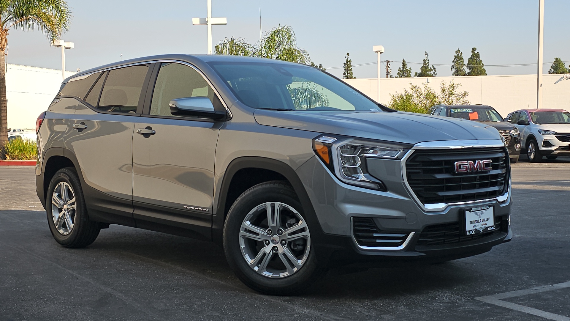 2024 GMC Terrain FWD SLE 2