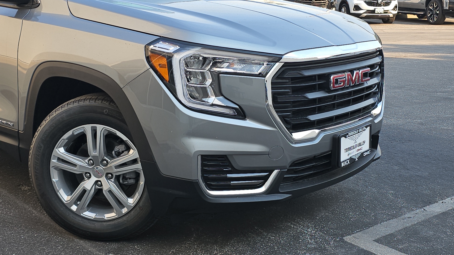 2024 GMC Terrain FWD SLE 3