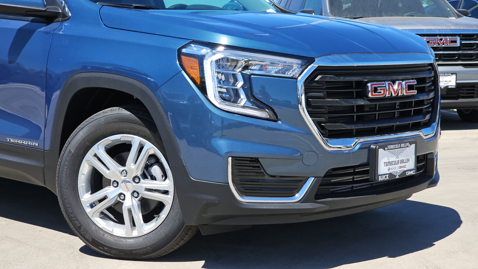 2024 GMC Terrain FWD SLE 3