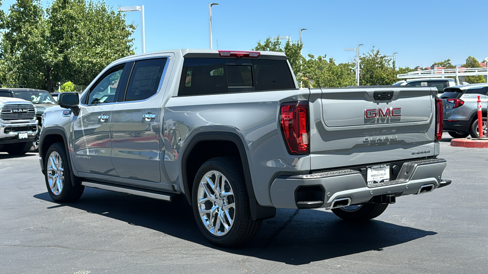 2024 GMC Sierra 1500 4WD Crew Cab Short Box Denali 10