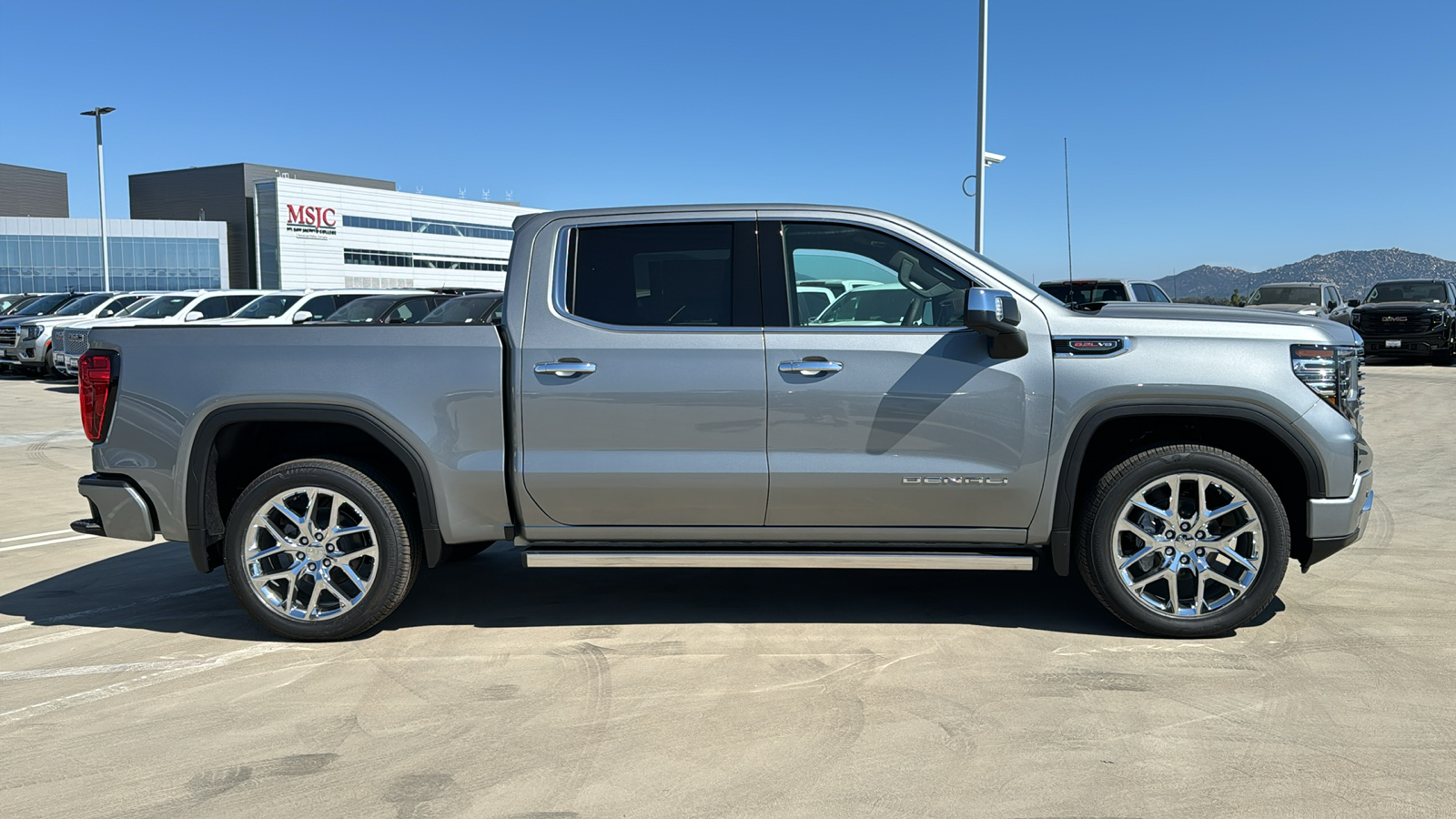 2024 GMC Sierra 1500 4WD Crew Cab Short Box Denali 9