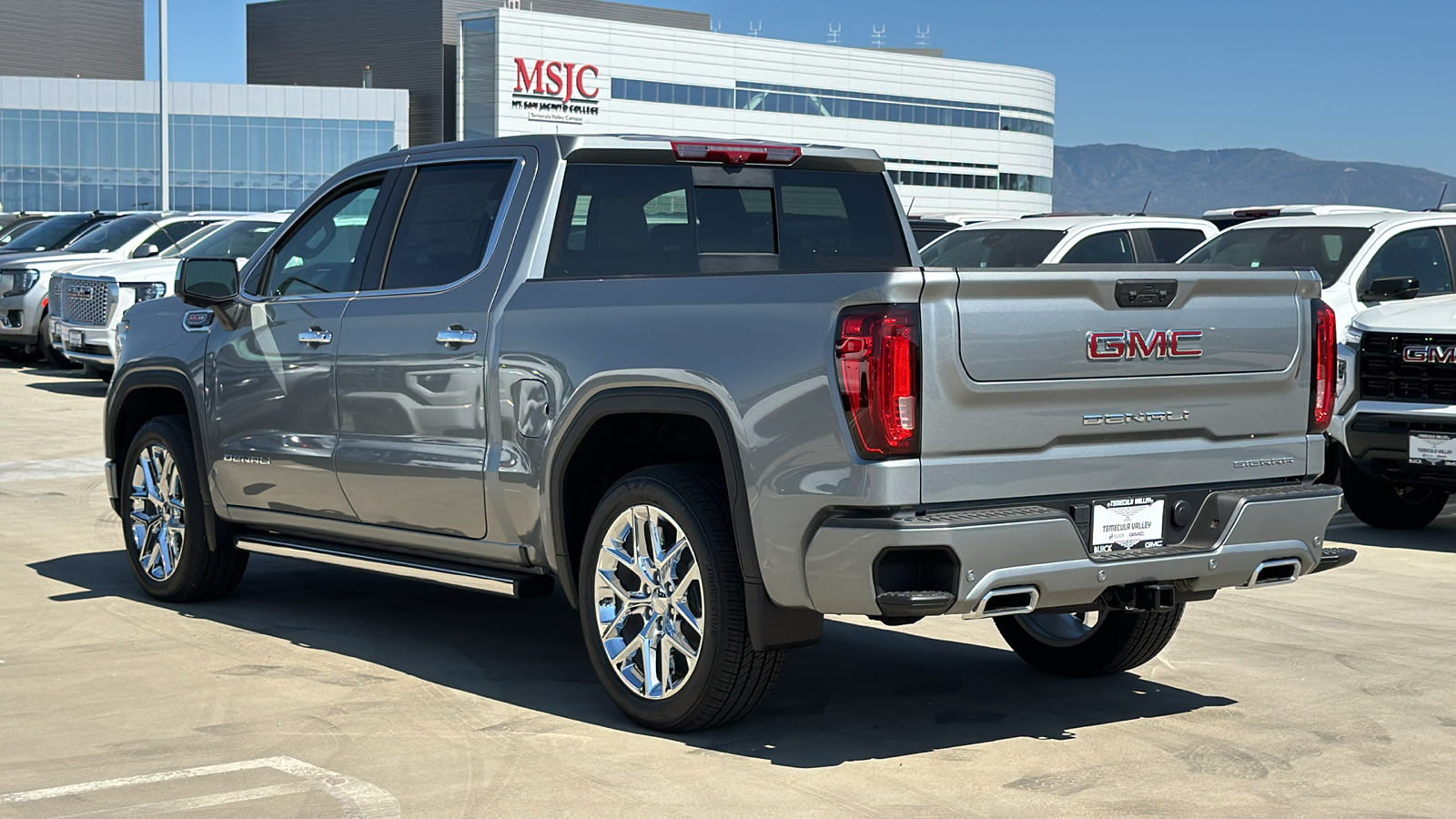 2024 GMC Sierra 1500 4WD Crew Cab Short Box Denali 10