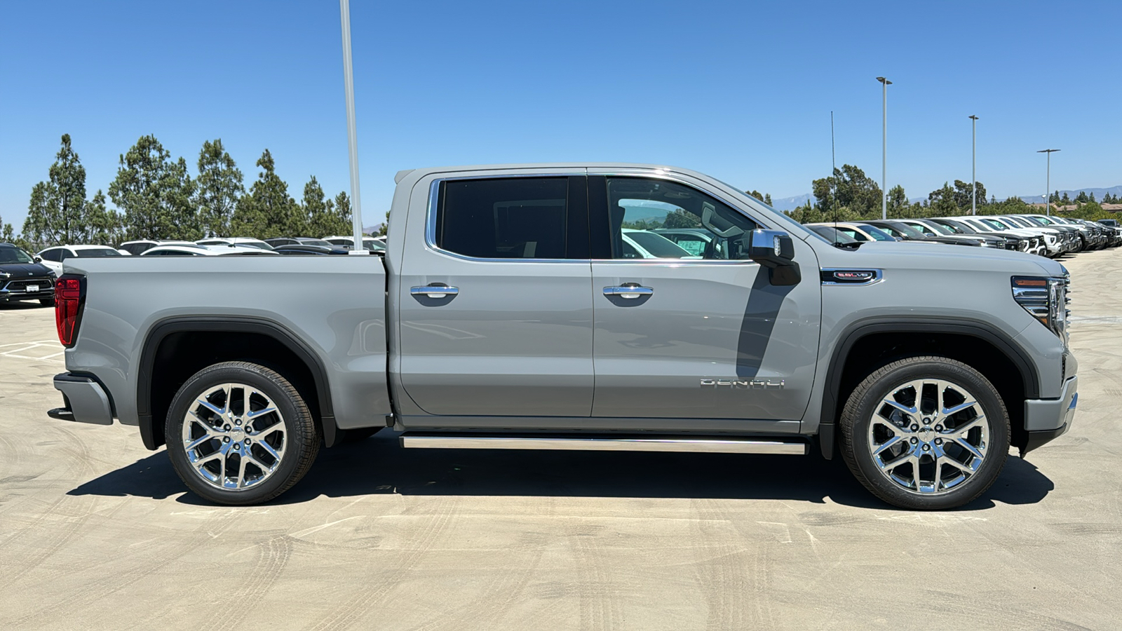 2024 GMC Sierra 1500 4WD Crew Cab Short Box Denali 9