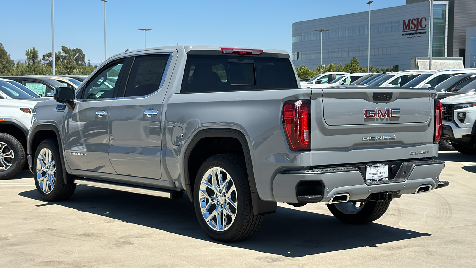 2024 GMC Sierra 1500 4WD Crew Cab Short Box Denali 10