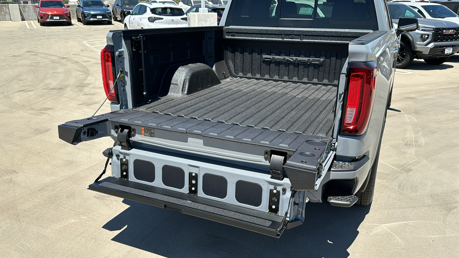 2024 GMC Sierra 1500 4WD Crew Cab Short Box Denali 13