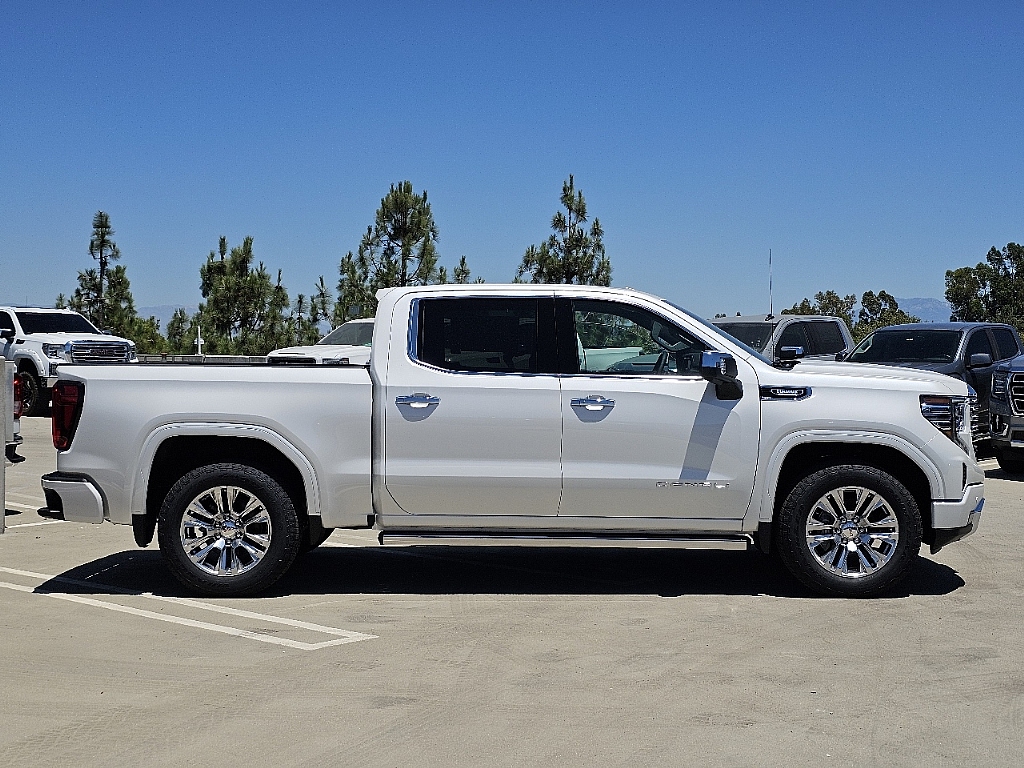 2024 GMC Sierra 1500 4WD Crew Cab Short Box Denali 21