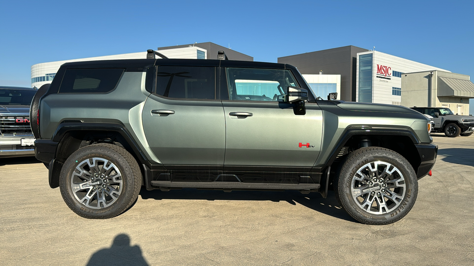 2024 GMC HUMMER EV SUV 3X 8