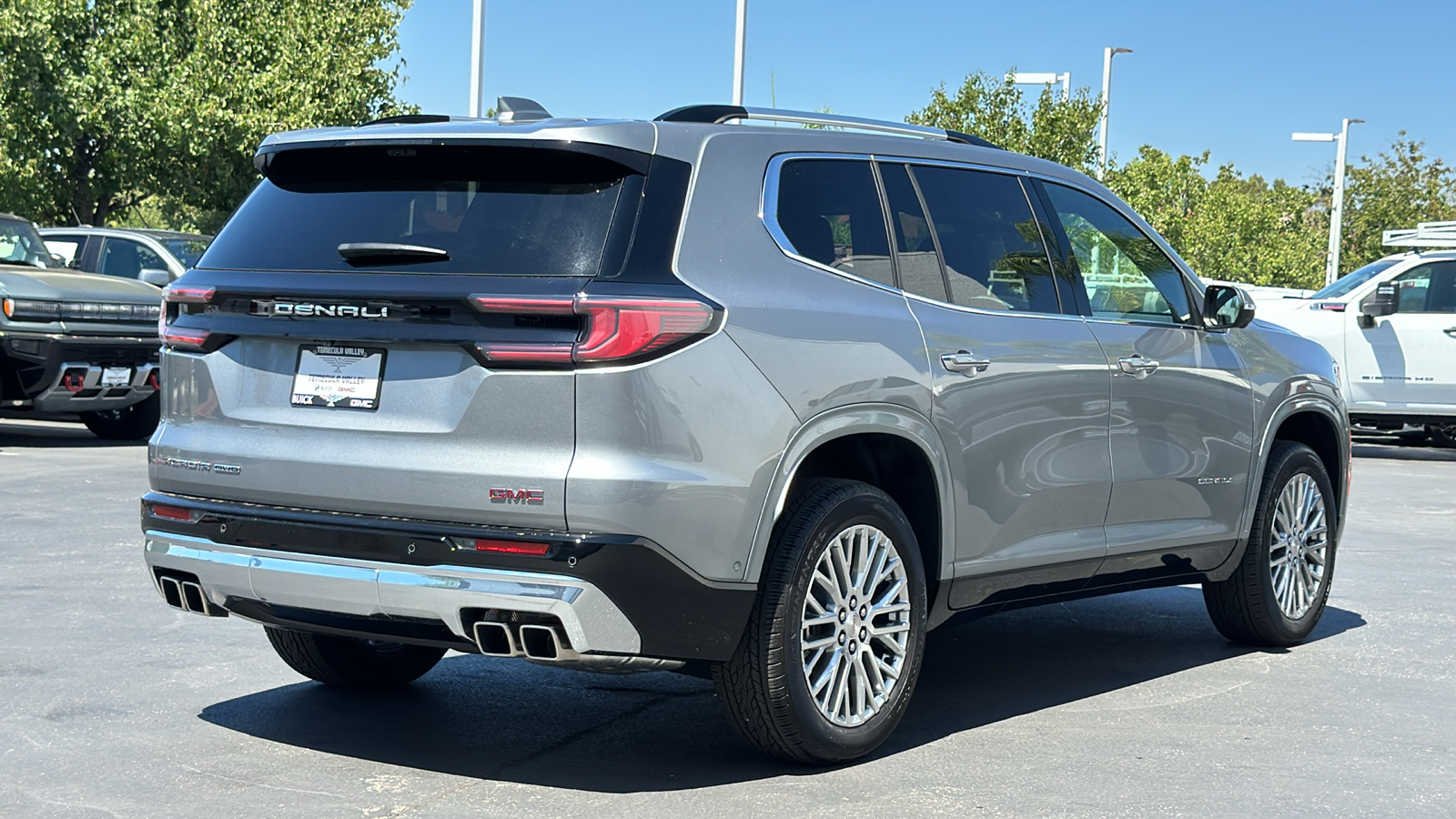 2024 GMC Acadia AWD Denali 10