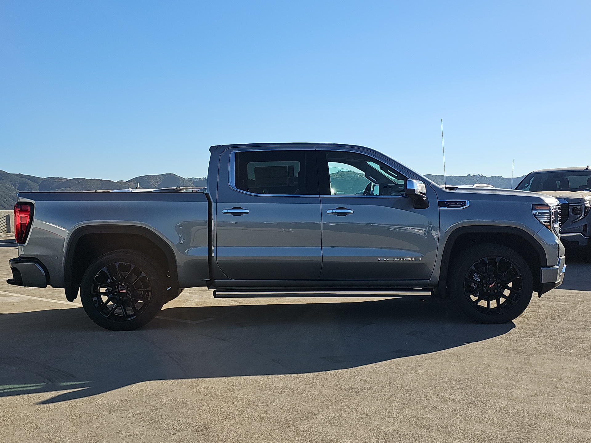 2024 GMC Sierra 1500 4WD Crew Cab Short Box Denali 20