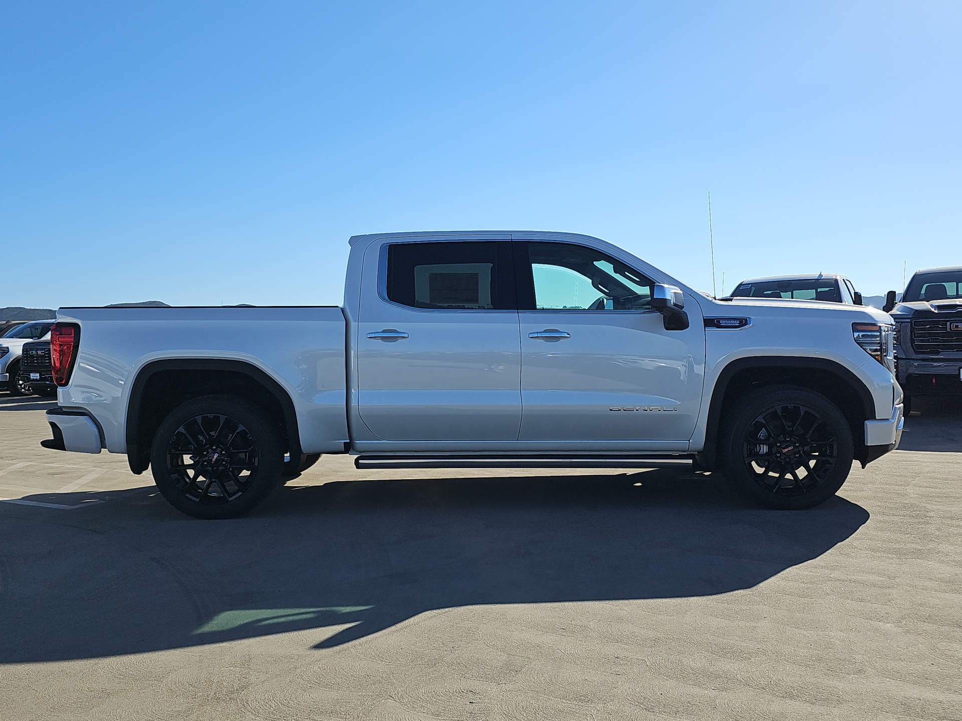 2024 GMC Sierra 1500 4WD Crew Cab Short Box Denali 18