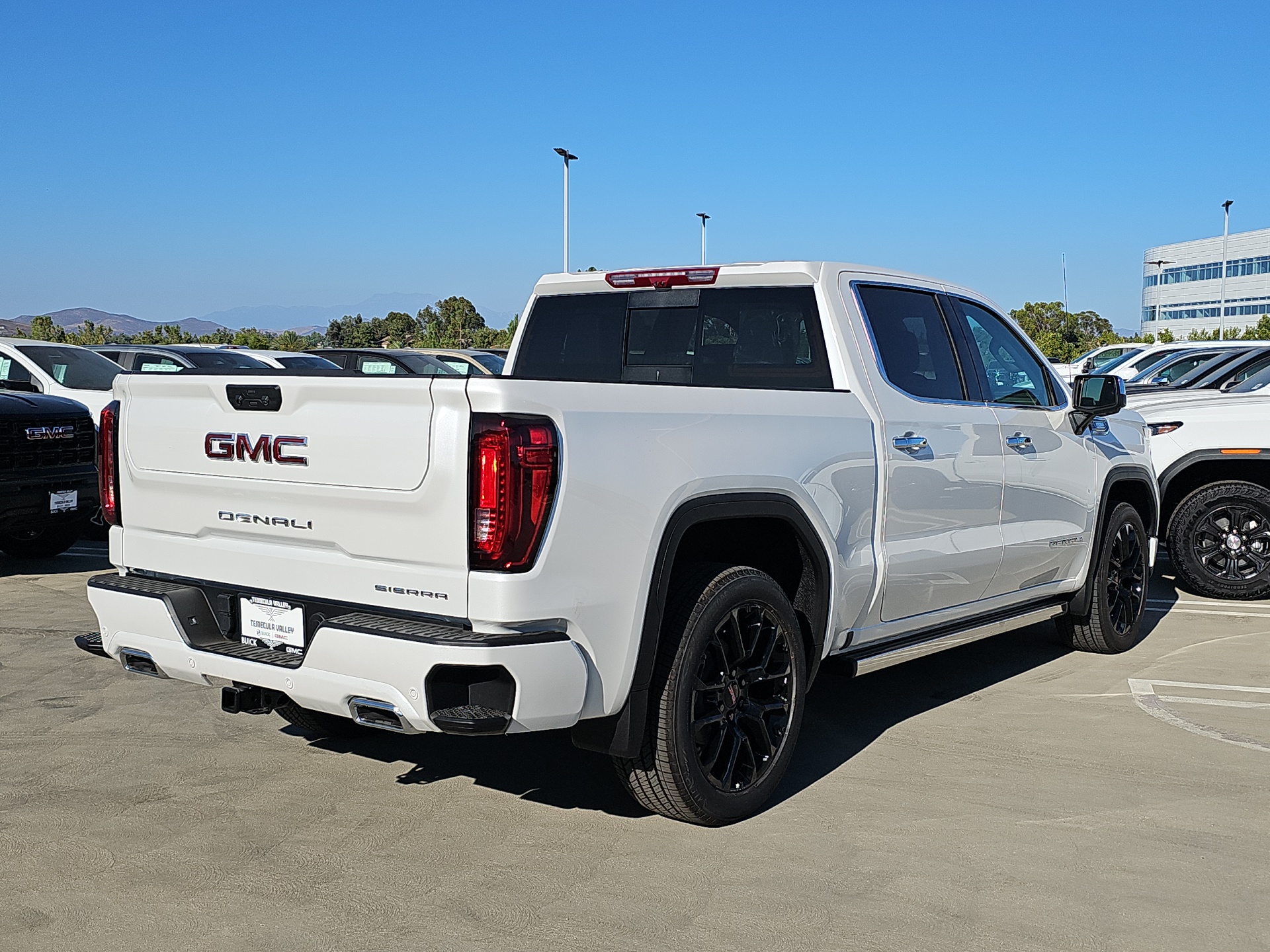 2024 GMC Sierra 1500 4WD Crew Cab Short Box Denali 19