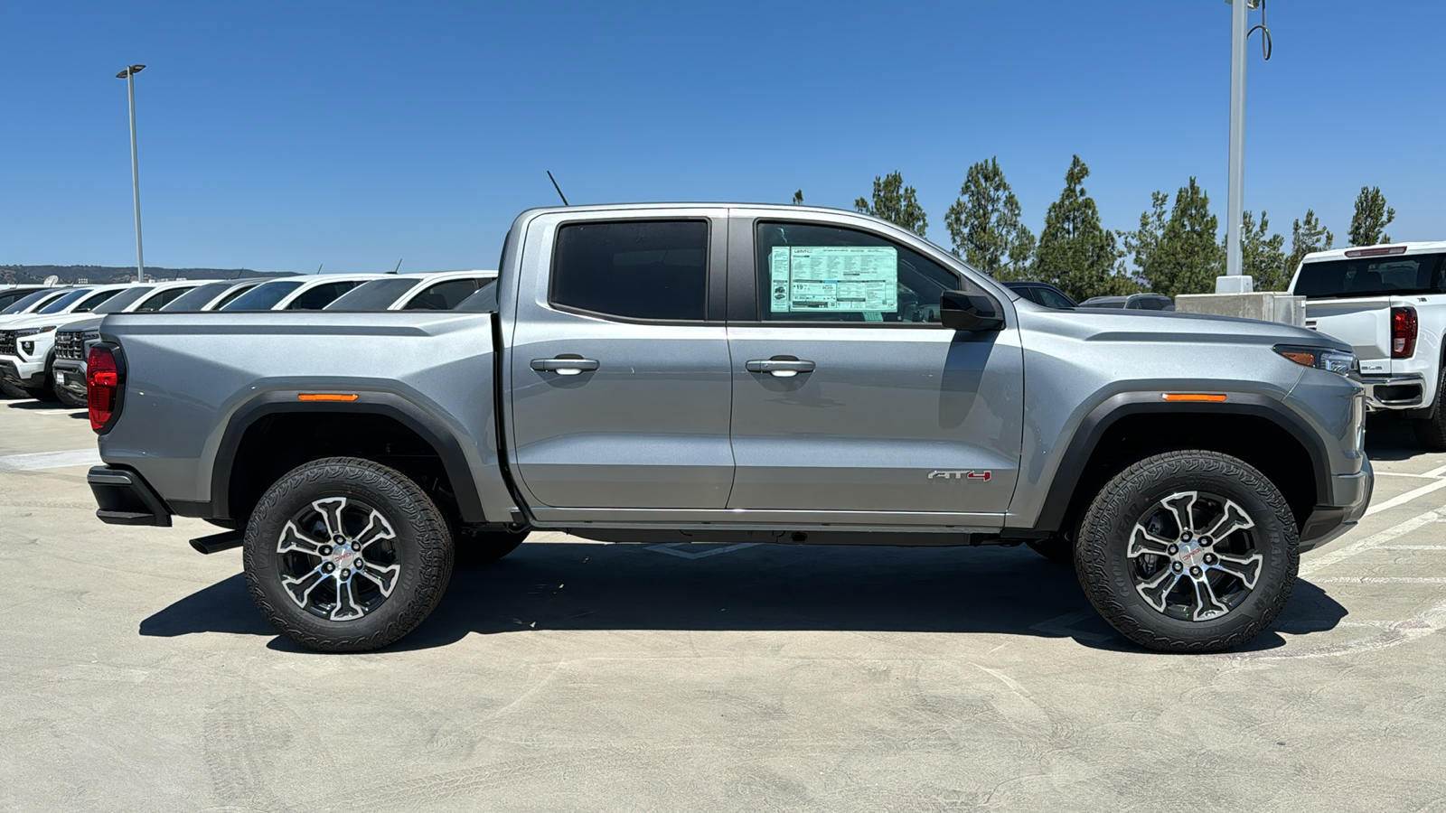 2024 GMC Canyon 4WD AT4 7