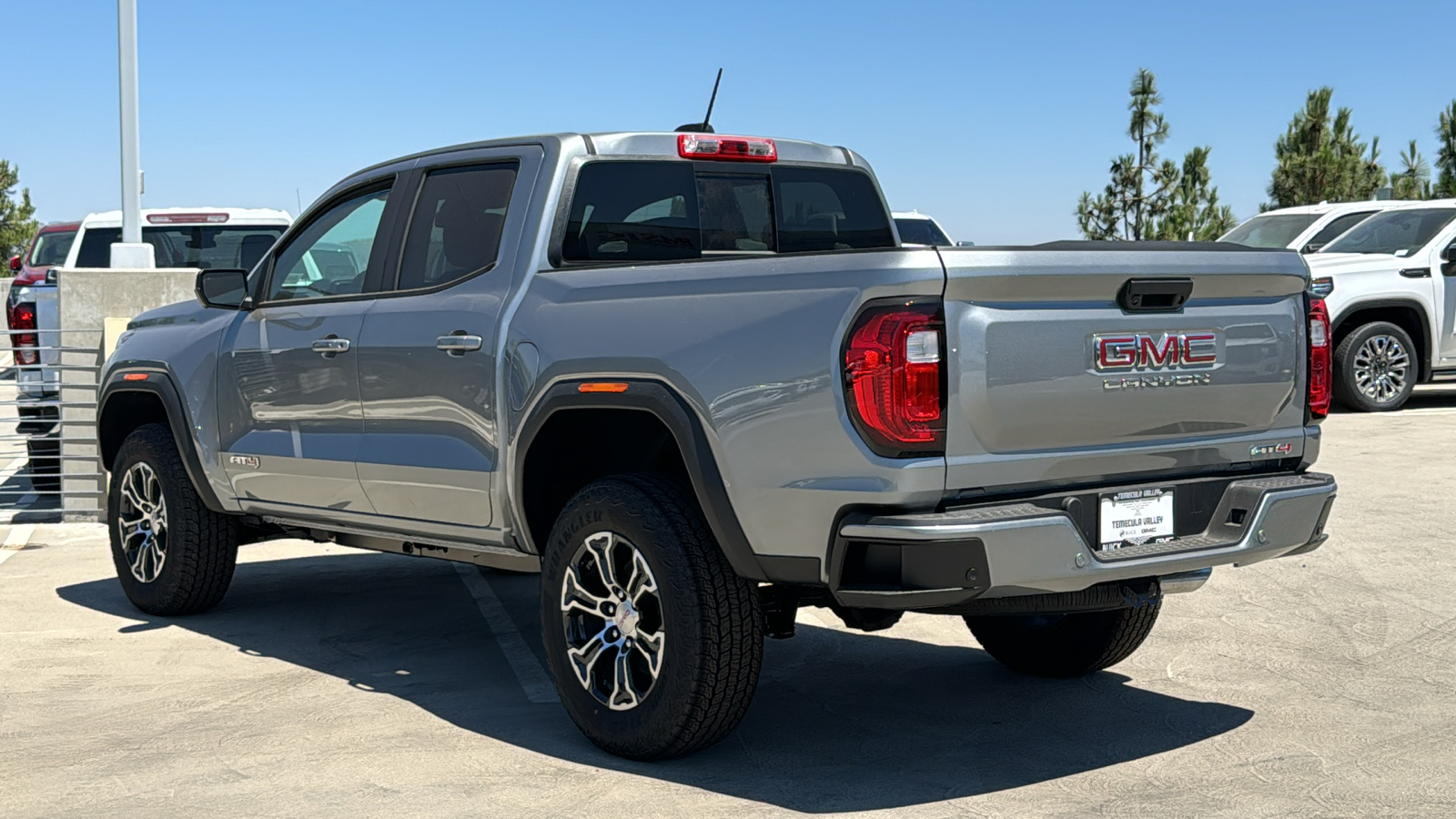 2024 GMC Canyon 4WD AT4 9