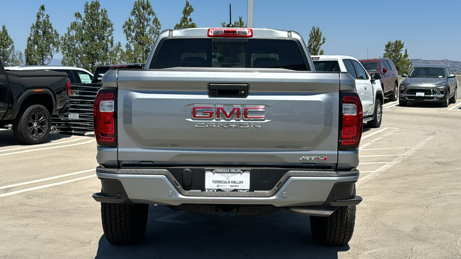 2024 GMC Canyon 4WD AT4 10