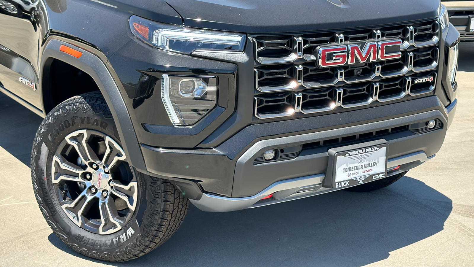 2024 GMC Canyon 4WD AT4 3