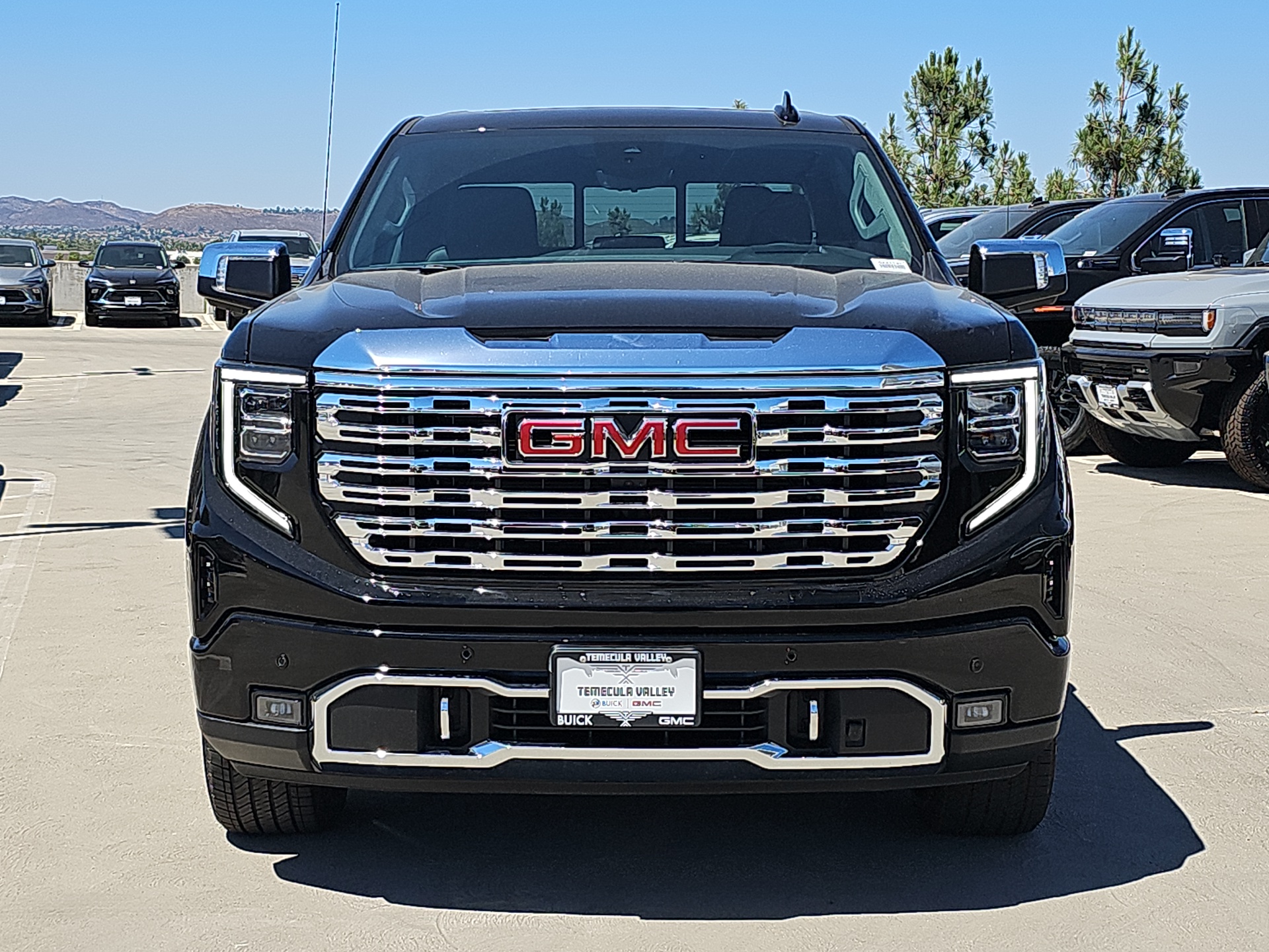 2024 GMC Sierra 1500 4WD Crew Cab Short Box Denali 18