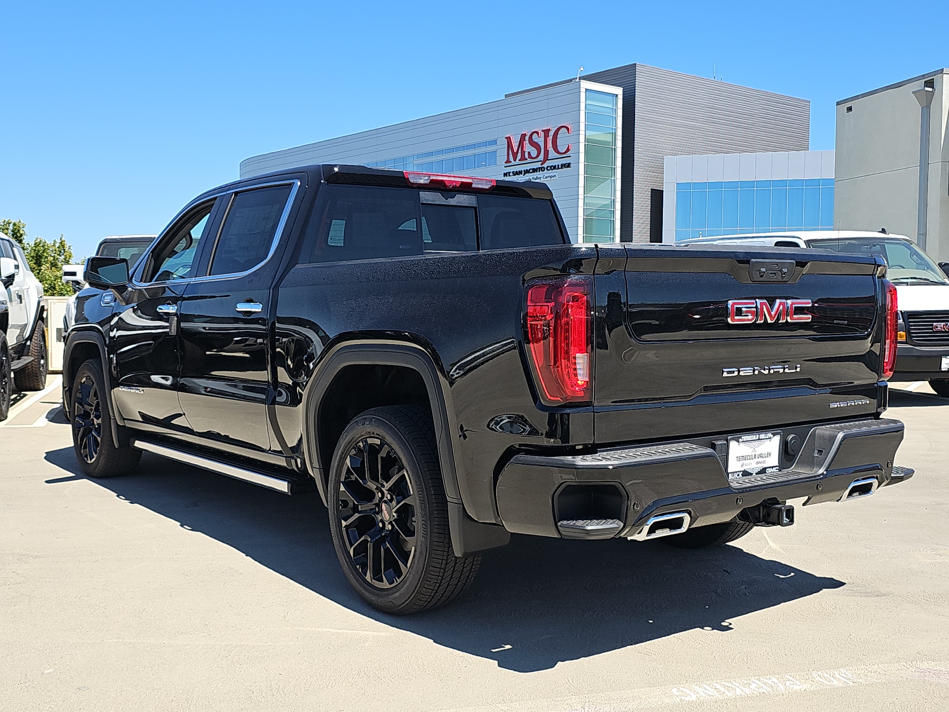 2024 GMC Sierra 1500 4WD Crew Cab Short Box Denali 21