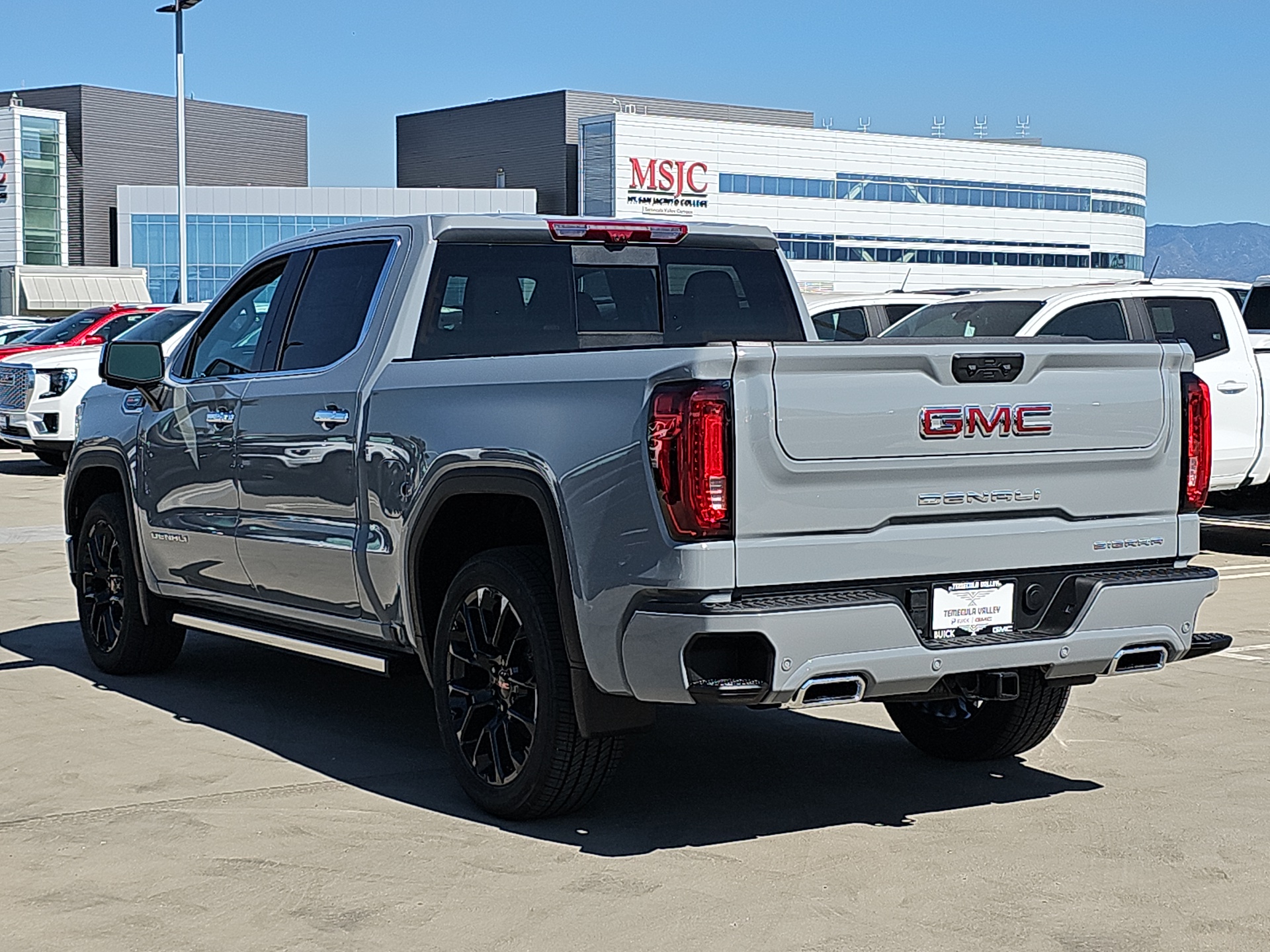 2024 GMC Sierra 1500 4WD Crew Cab Short Box Denali 10