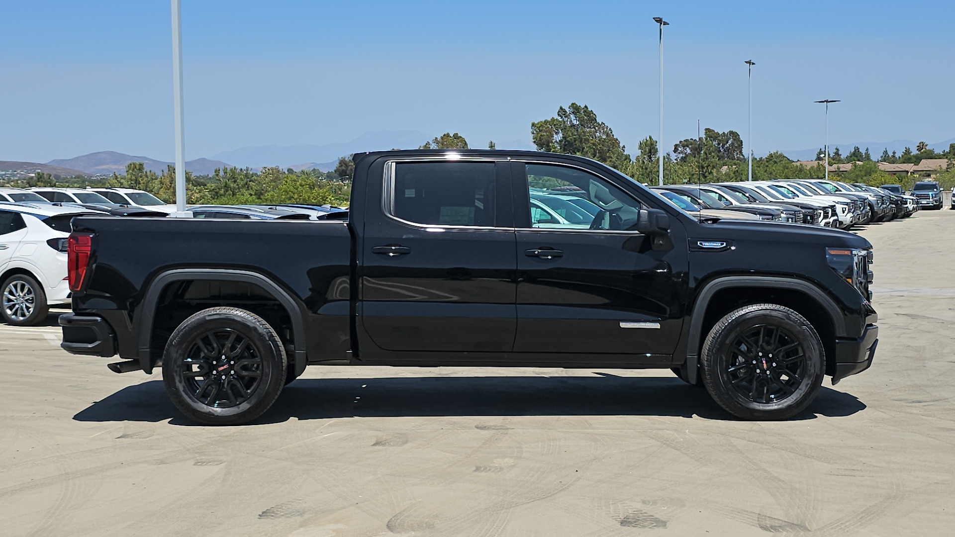 2024 GMC Sierra 1500 2WD Crew Cab Short Box Elevation 8