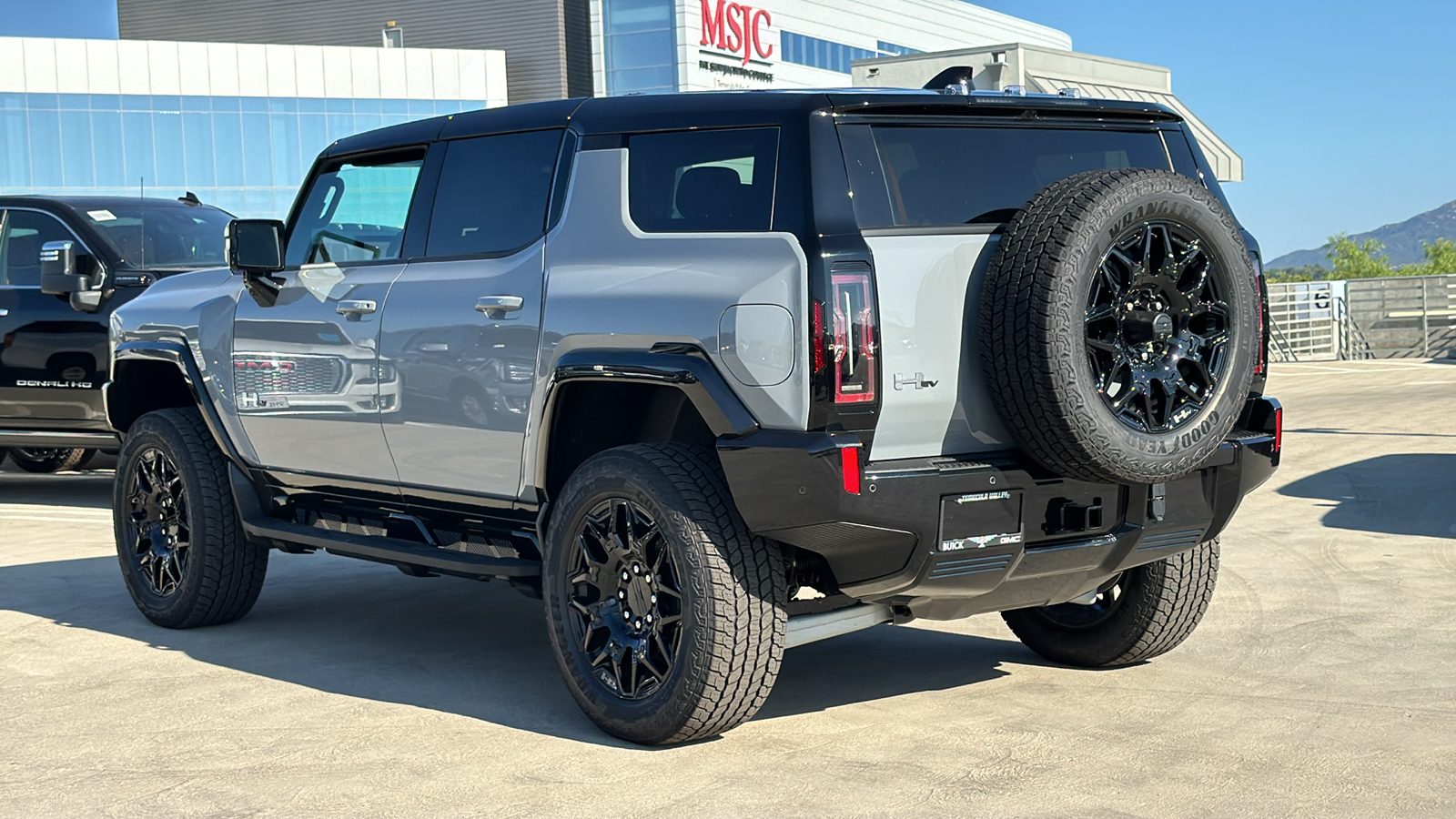 2024 GMC HUMMER EV SUV 2X 10