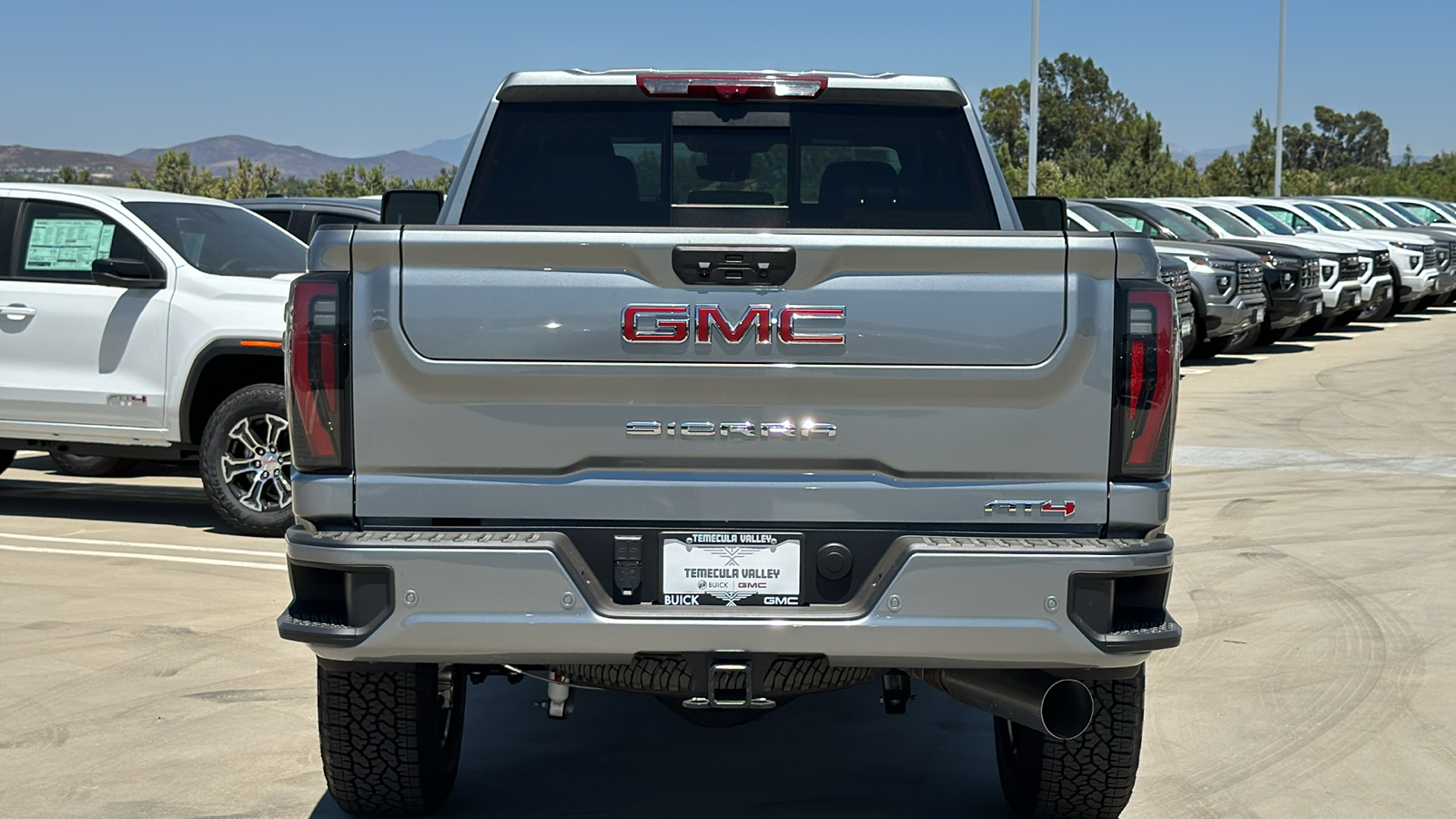 2024 GMC Sierra 2500HD 4WD Crew Cab Standard Bed AT4 11