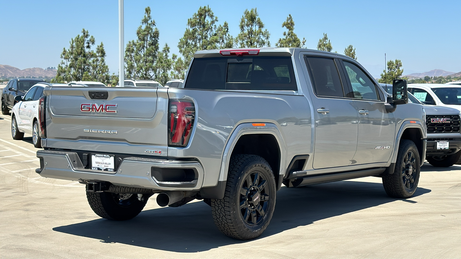 2024 GMC Sierra 2500HD 4WD Crew Cab Standard Bed AT4 12