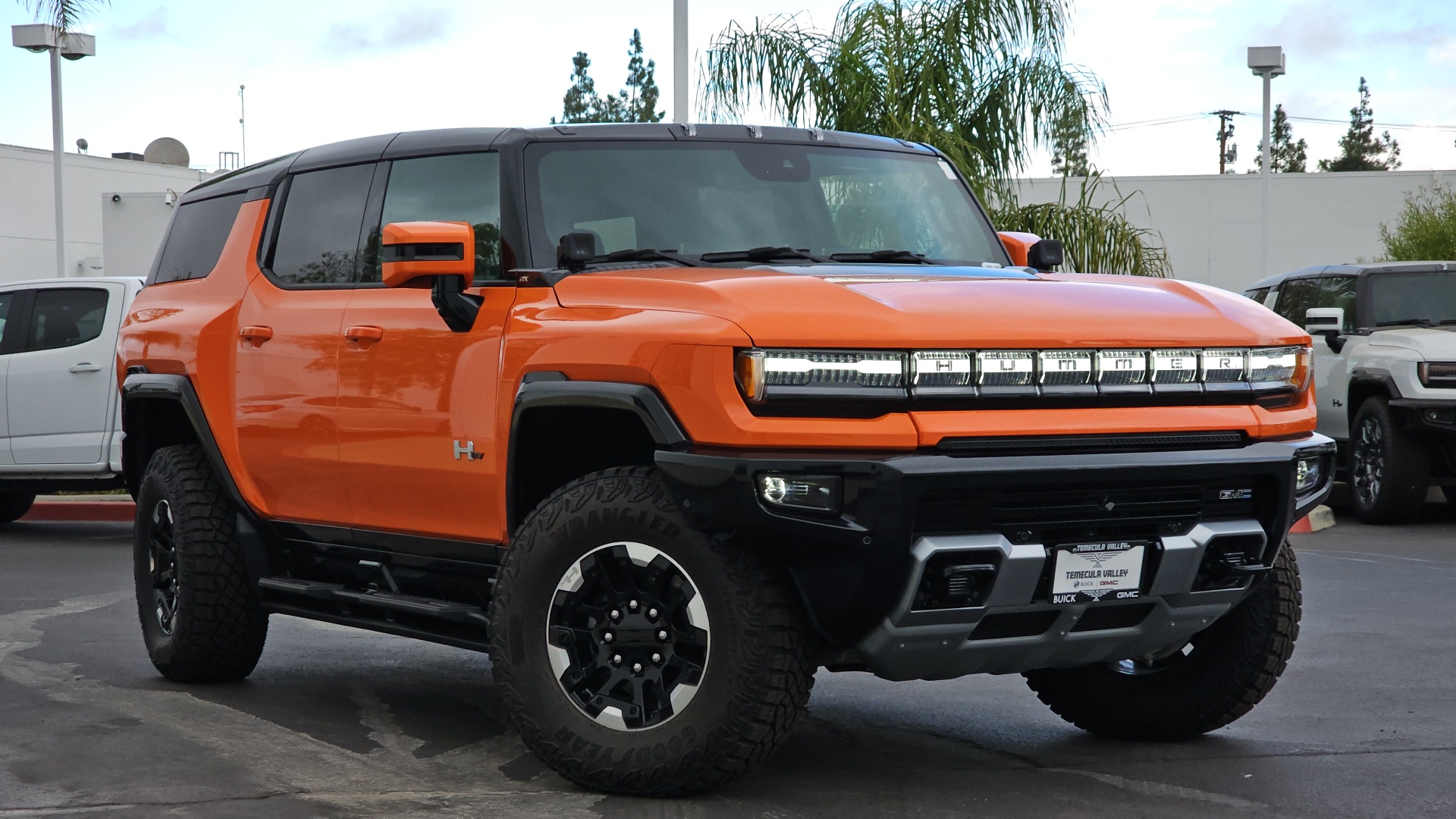 2024 GMC HUMMER EV SUV 2X 2