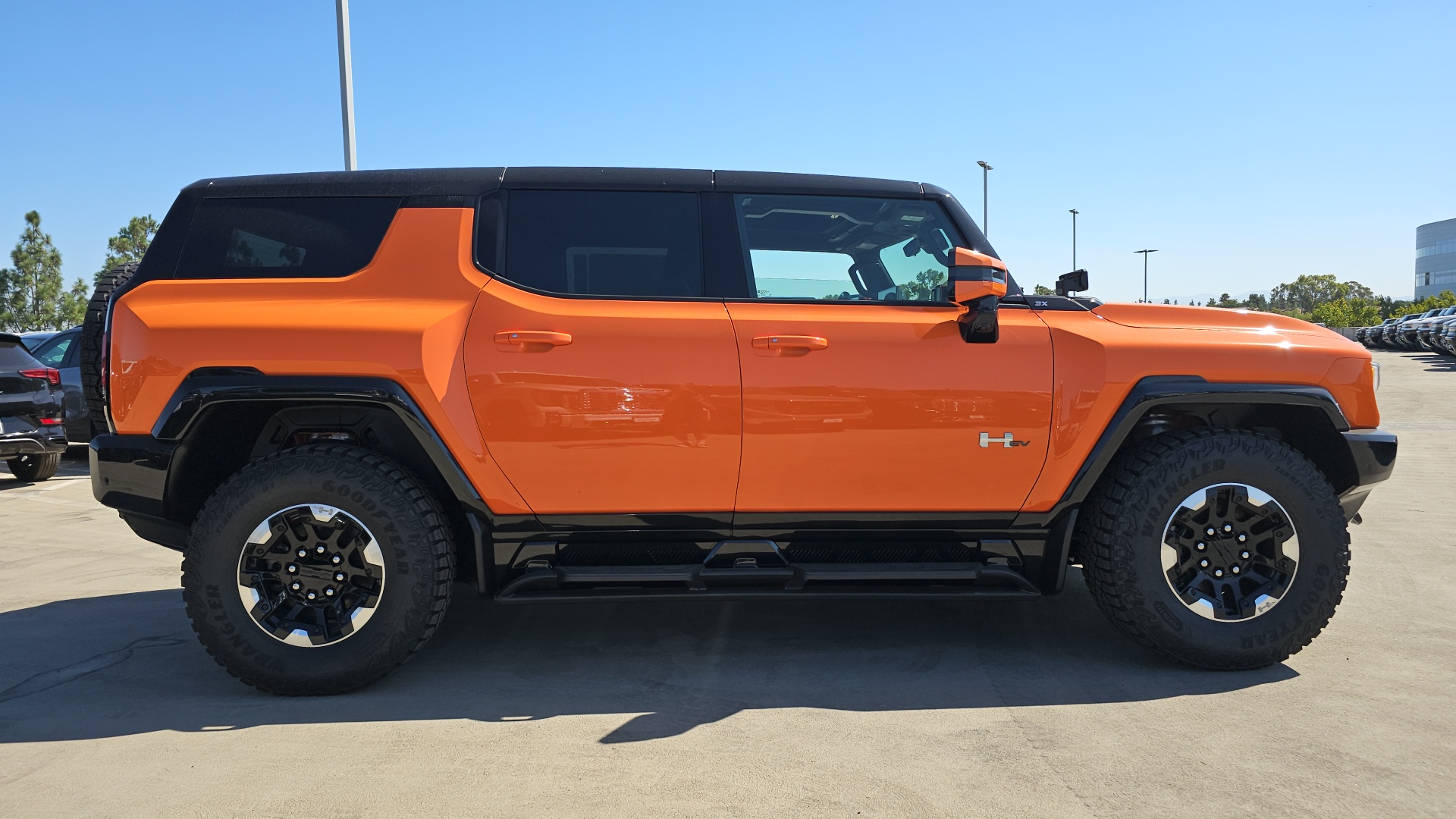 2024 GMC HUMMER EV SUV 3X 8