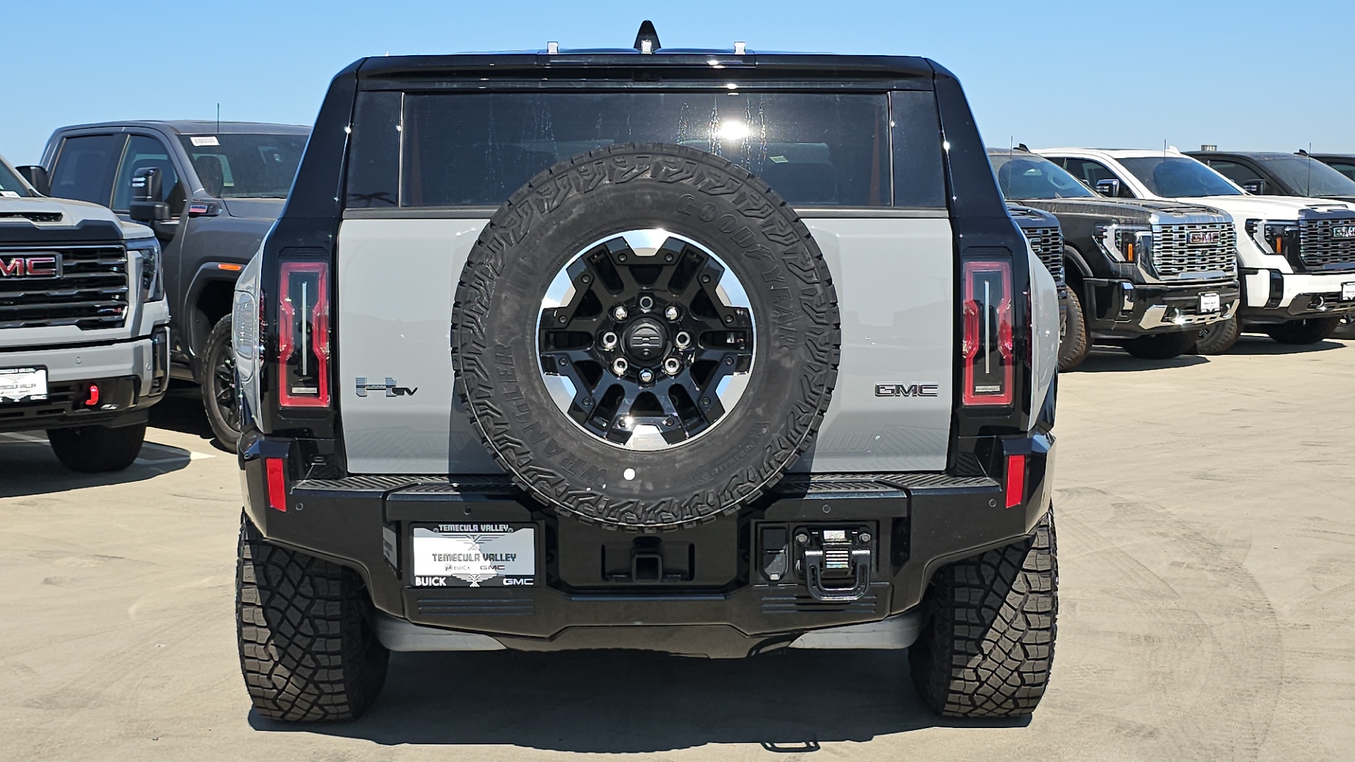 2024 GMC HUMMER EV SUV 2X 11