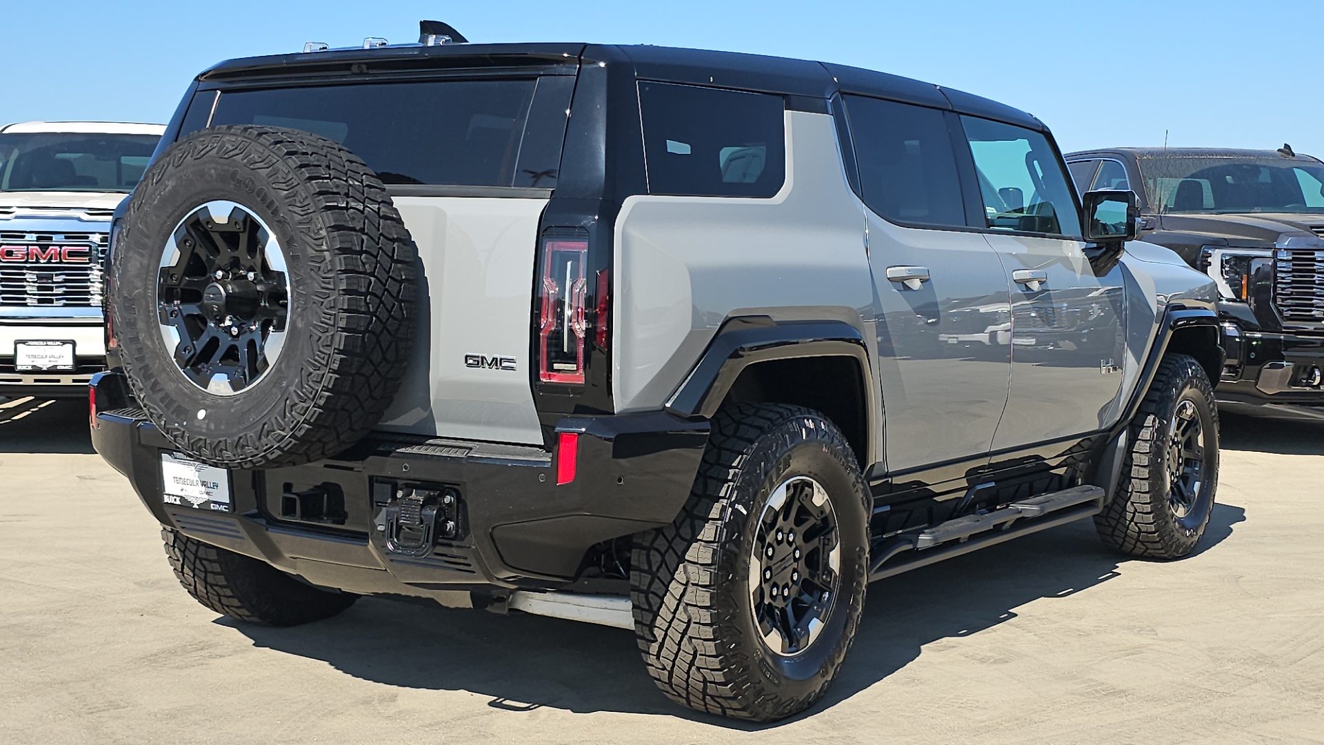 2024 GMC HUMMER EV SUV 2X 12