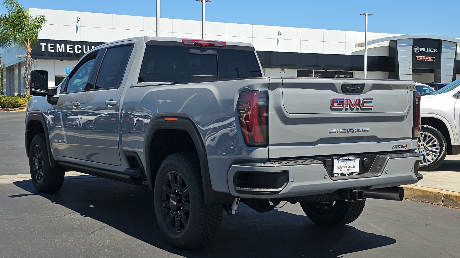 2024 GMC Sierra 2500HD 4WD Crew Cab Standard Bed AT4 10