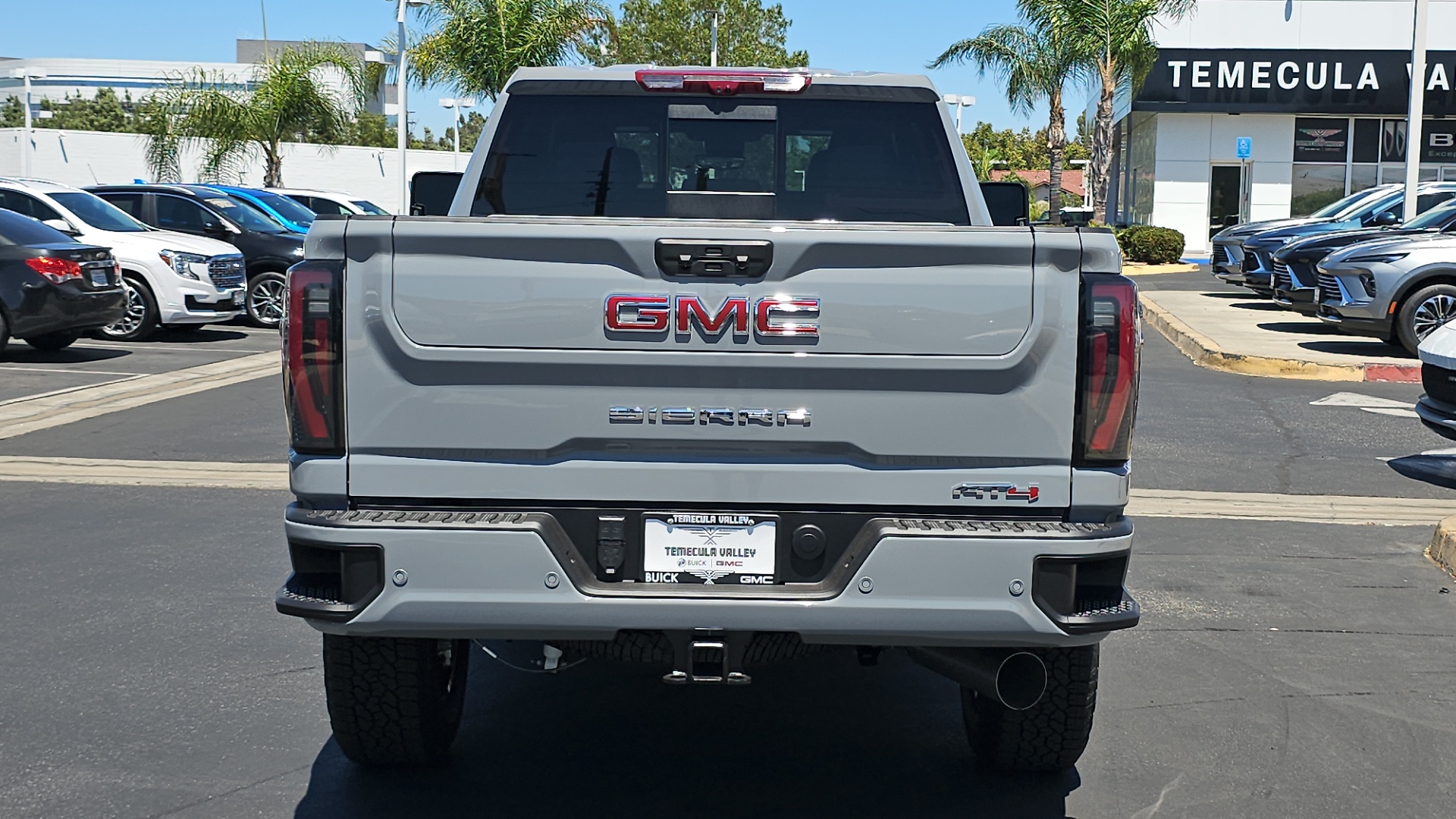 2024 GMC Sierra 2500HD 4WD Crew Cab Standard Bed AT4 11