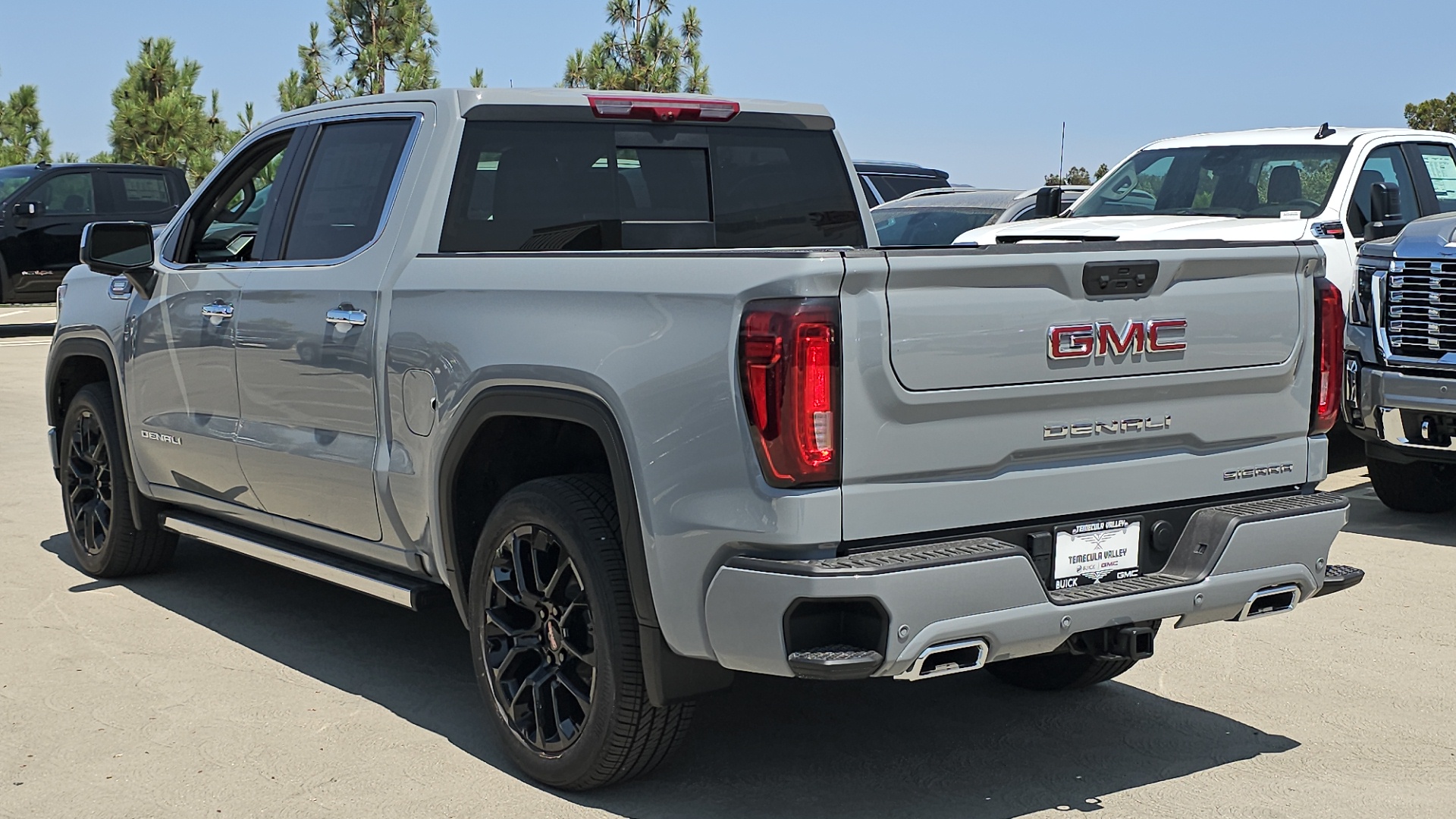 2024 GMC Sierra 1500 4WD Crew Cab Short Box Denali 10